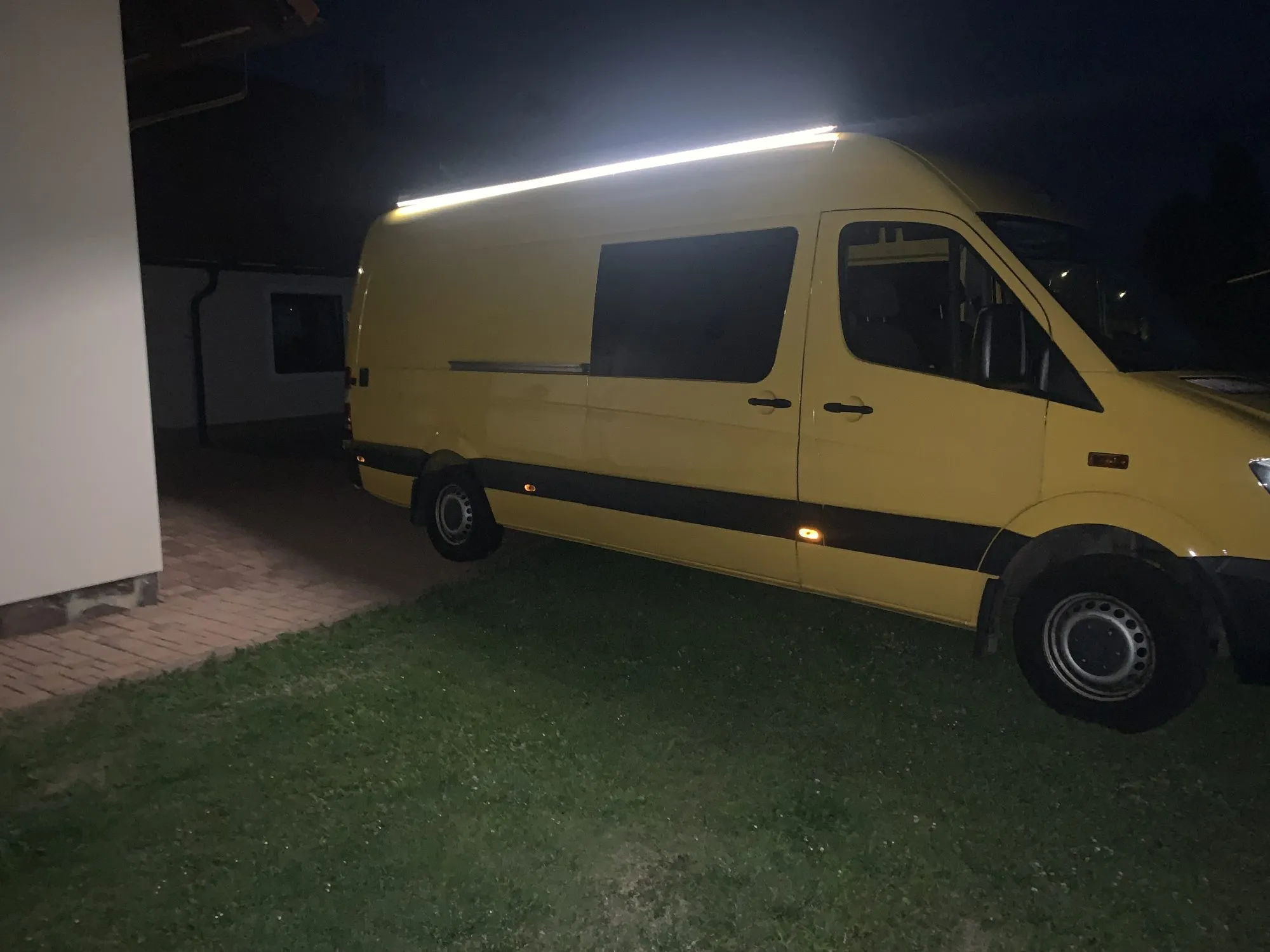 Markýza s LED osvětlením večer